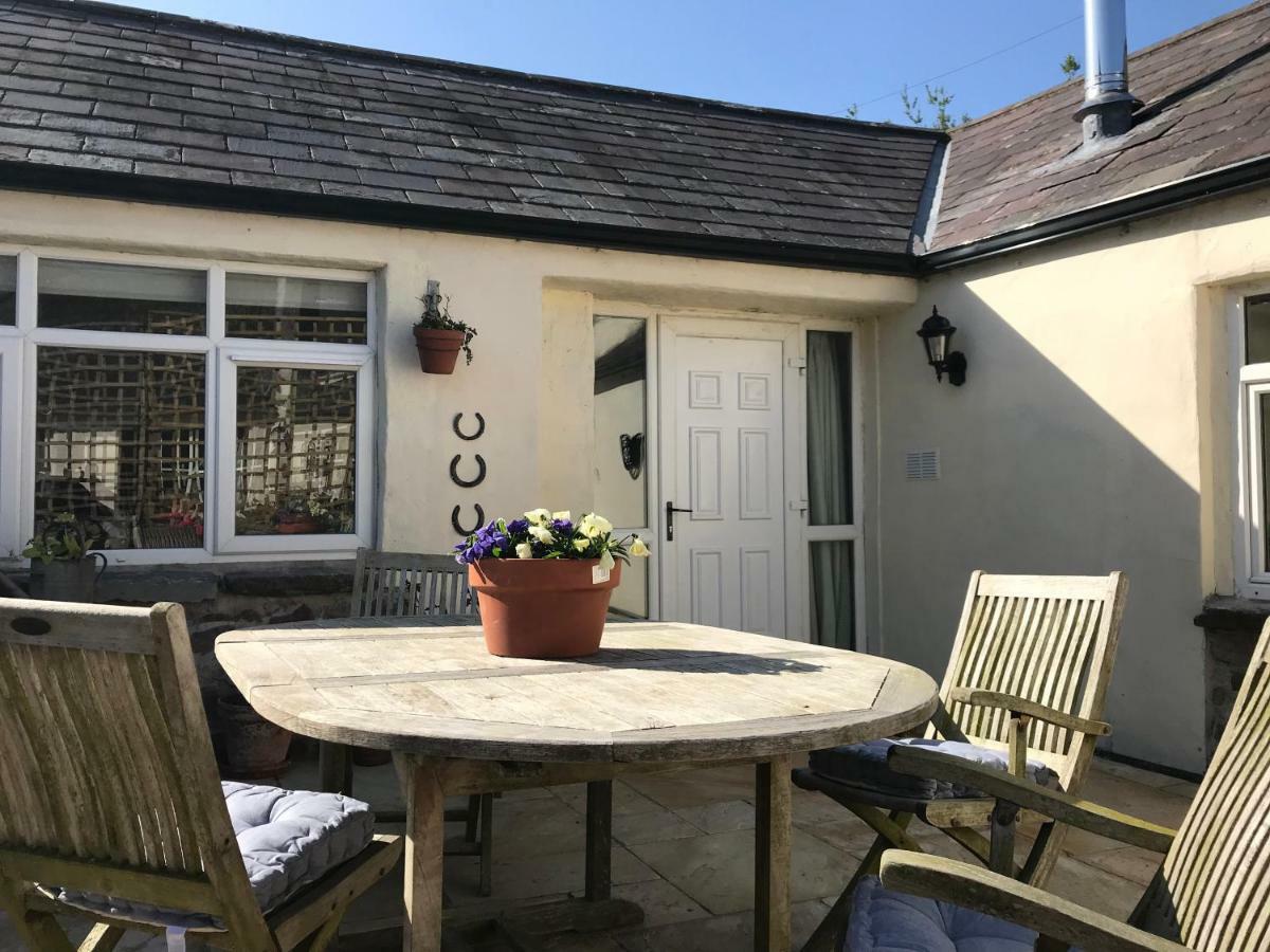 Tracey'S Farmhouse Cottage Belfast Exterior photo